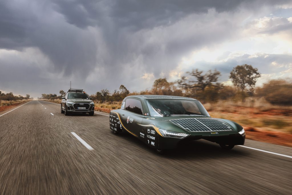 Panorama Antennas' MAKO® 5G Antenna and Cradlepoint R1900 Router powering Sunswift Racing's solar car to victory